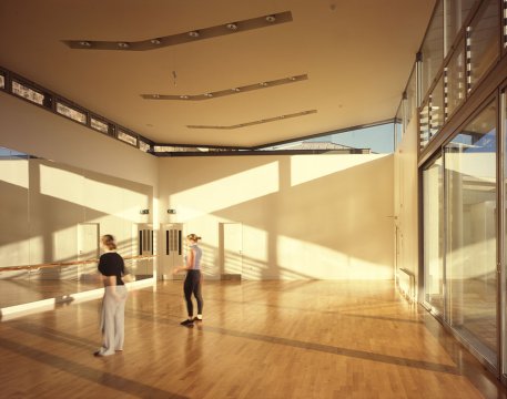 阿克陶運(yùn)動木地板工程經(jīng)銷商