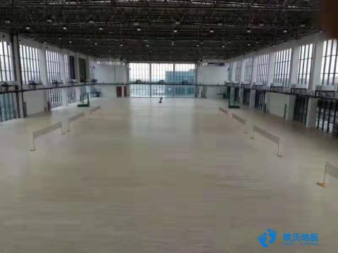 德慶運(yùn)動木地板怎么選