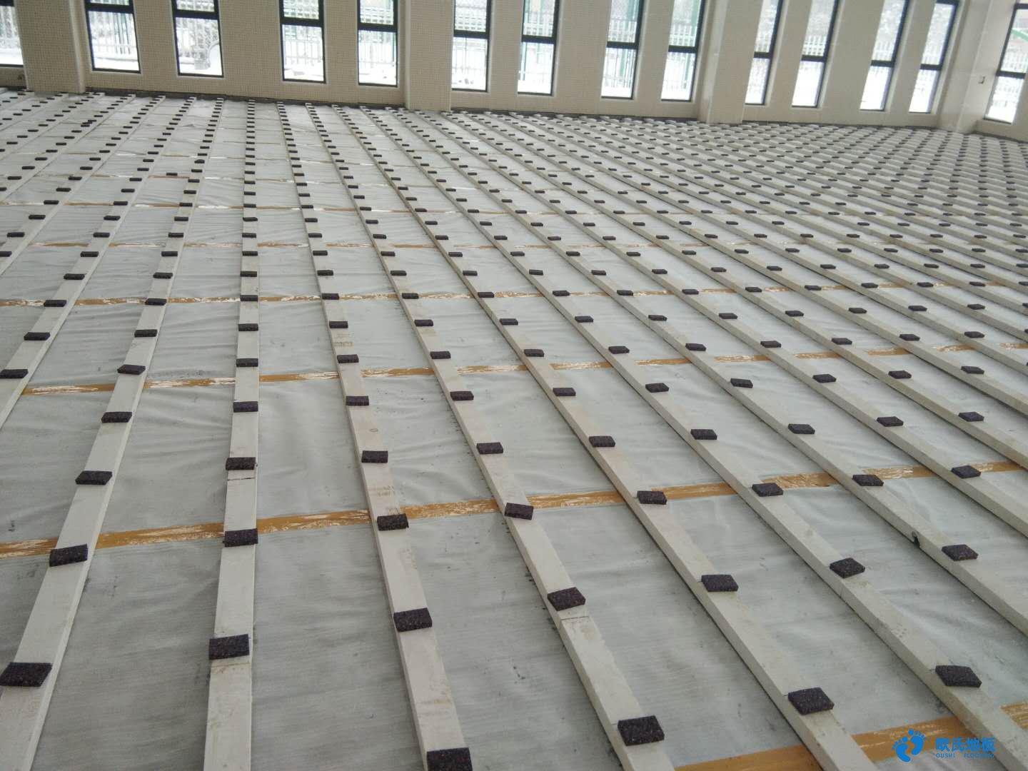 長春籃球木地板、羽毛球運(yùn)動木地板生產(chǎn)廠家