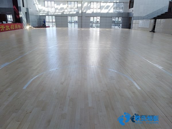 楓木運(yùn)動館地板怎樣保養(yǎng)