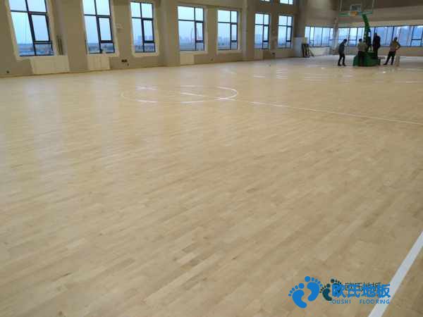 楓木運動場地地板保養(yǎng)方法