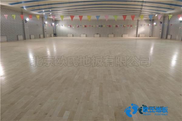 學(xué)校籃球場(chǎng)館地板去哪買(mǎi)