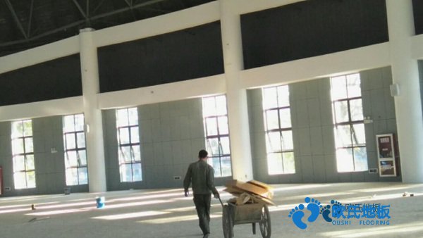 學(xué)?；@球場(chǎng)館地板優(yōu)點(diǎn)