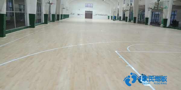 學(xué)校籃球場館木地板耐磨層