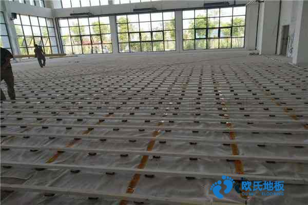 學(xué)校籃球場(chǎng)地板施工流程