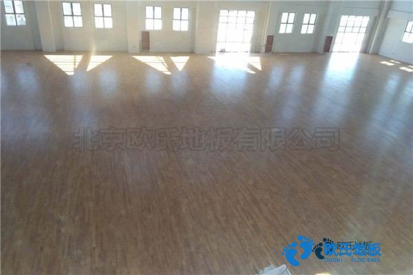 學?；@球場地地板適用范圍