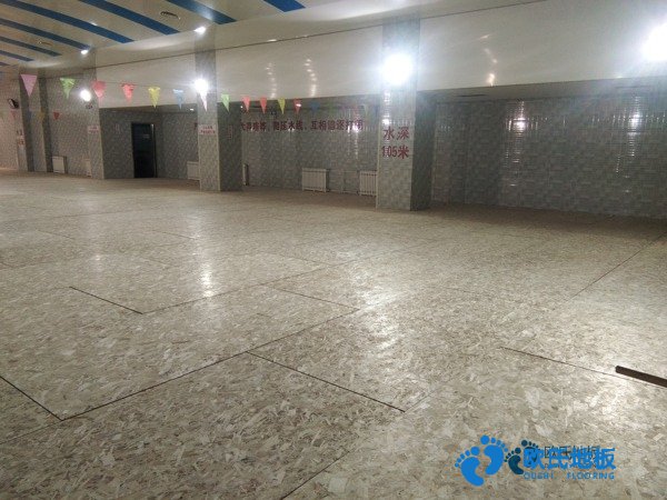 學?；@球場館地板含水率