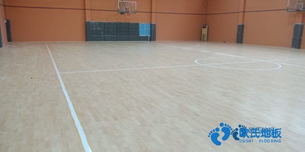 學(xué)校籃球場館木地板生產(chǎn)的工作環(huán)境