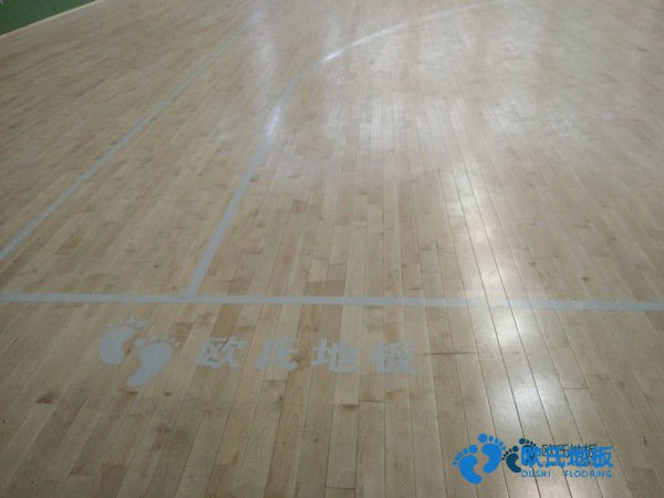 單龍骨運(yùn)動場木地板怎么保養(yǎng)