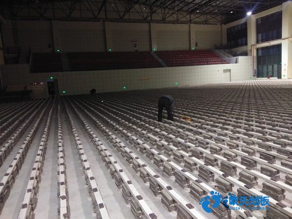 學?；@球木地板施工單位