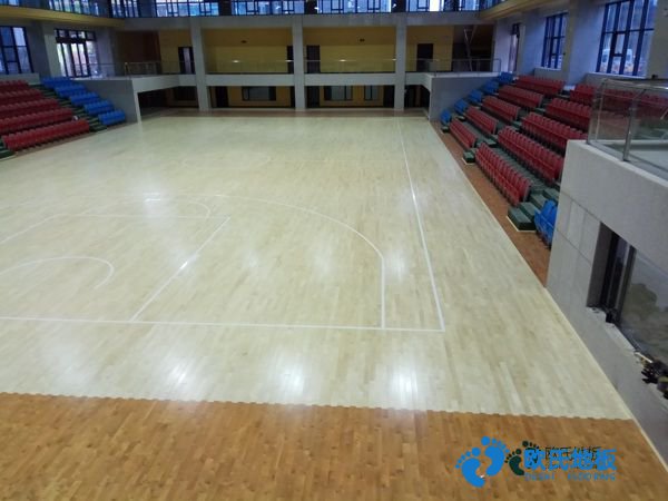 學?；@球場木地板解決方案