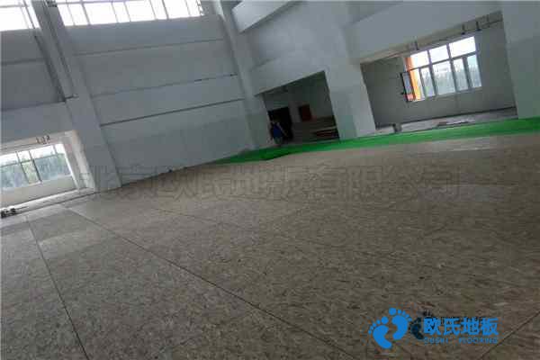 學(xué)?；@球場地木地板用哪種好