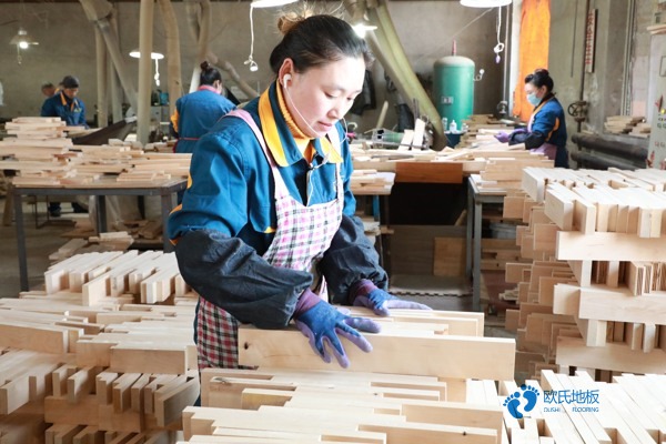 較好的籃球運(yùn)動(dòng)木地板加工流程