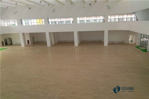 較好的體育運(yùn)動木地板防滑措施