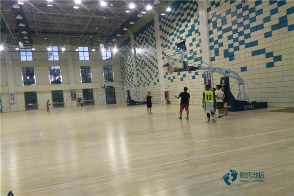 較好的體育運(yùn)動木地板結(jié)構(gòu)形式