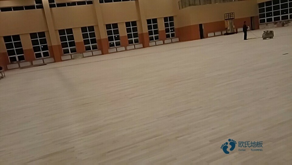 較好的籃球運(yùn)動(dòng)木地板怎么保養(yǎng)