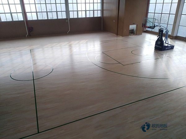 體育運(yùn)動木地板大概多少錢1