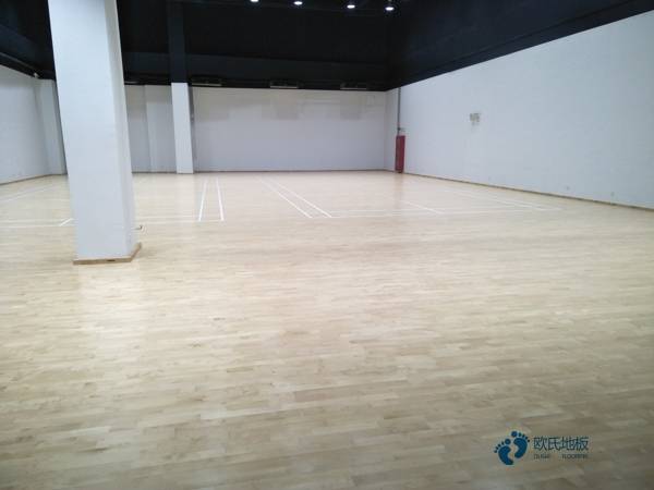 楓木舞臺(tái)木地板行業(yè)品牌2