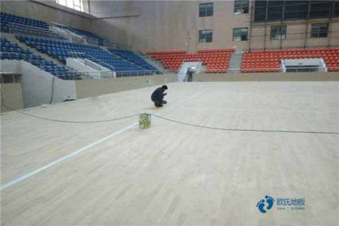25厚運(yùn)動(dòng)場(chǎng)館地板哪個(gè)牌子比較好