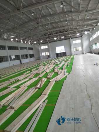 學(xué)?；@球館木地板哪個(gè)好2