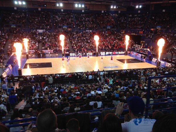 20厚運(yùn)動籃球木地板較好的3