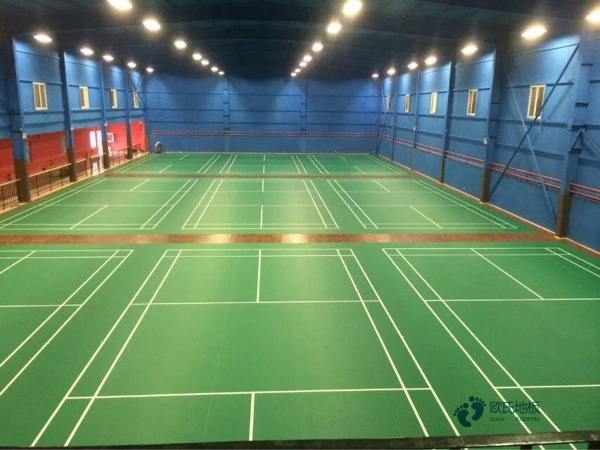 學?；@球場館地板的防火2