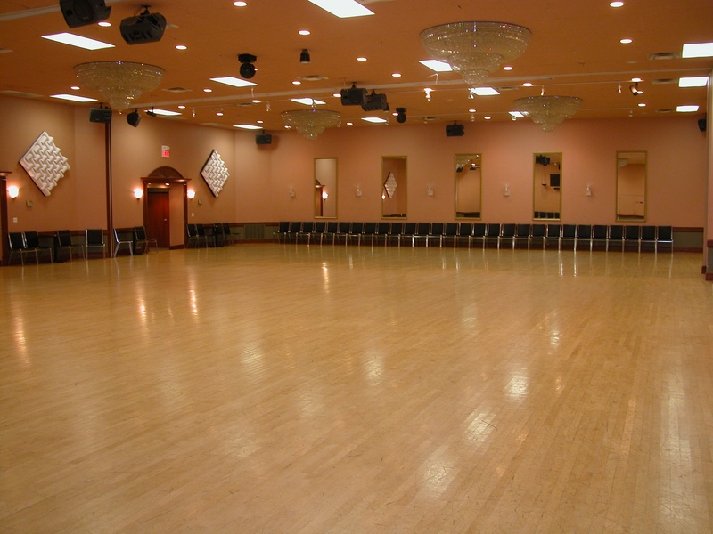 小學(xué)俄勒岡松舞臺場木地板施工團(tuán)隊3