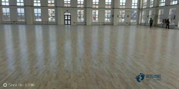 20厚體育場地木地板哪個(gè)牌子環(huán)保3